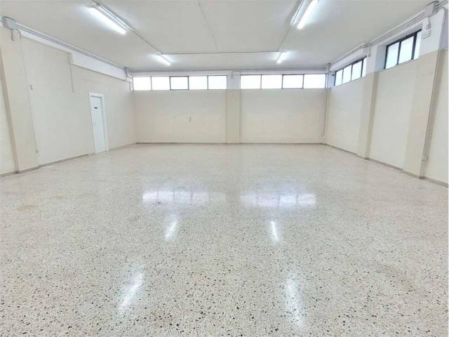 Locale Commerciale in affitto a Puglia, Foggia