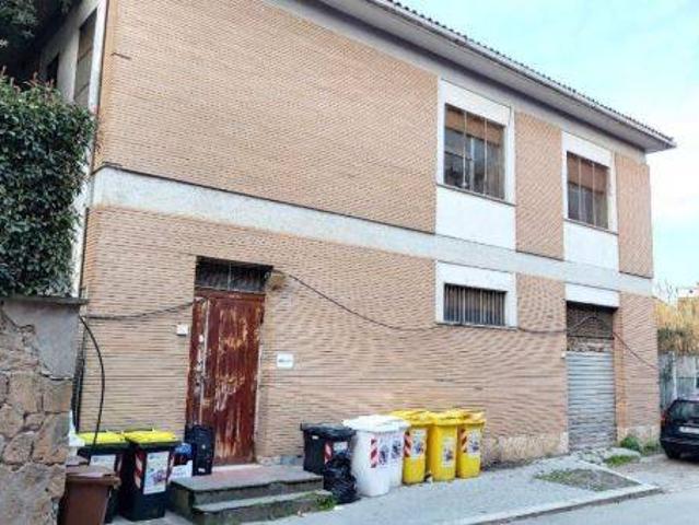 Locale Commerciale in affitto a Petignano, Orte
