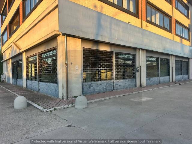 Locale Commerciale in affitto a Caldare, Orte