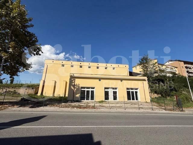 Locale Commerciale in affitto a Petignano, Orte