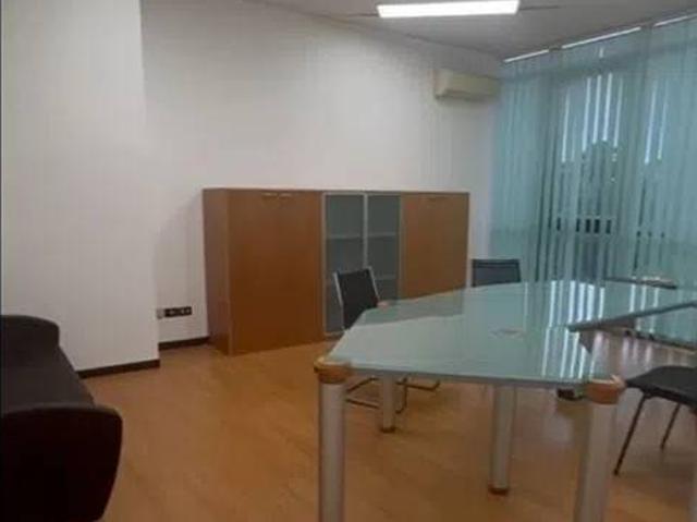 Locale Commerciale in affitto a Marche, Ancona