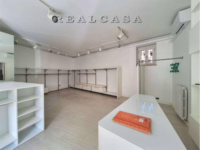 Locale Commerciale in affitto a Borgo San Giacomo, Marche
