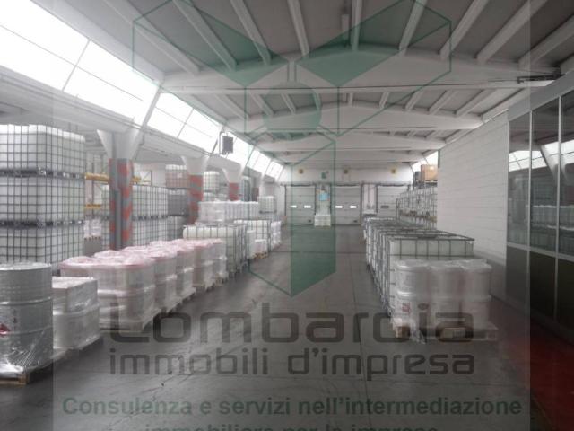 Locale Commerciale in affitto a Osio Sopra, Lombardia