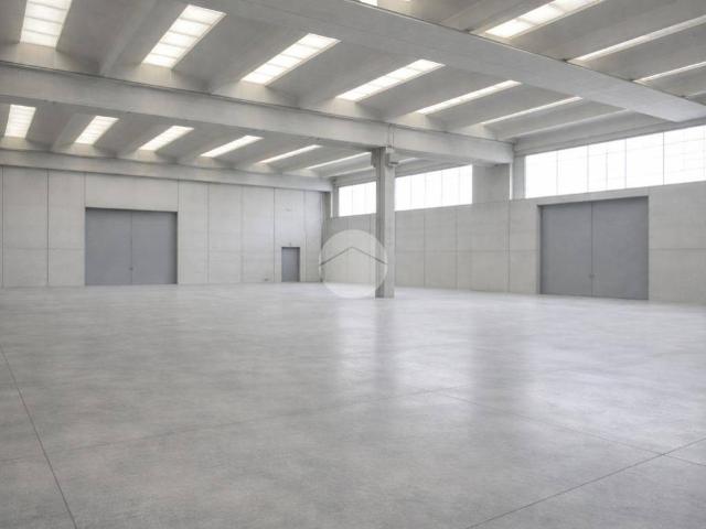 Locale Commerciale in affitto a Osio Sopra, Lombardia