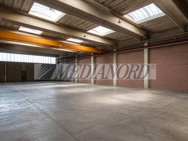 Locale Commerciale in affitto a Osio Sopra, Lombardia