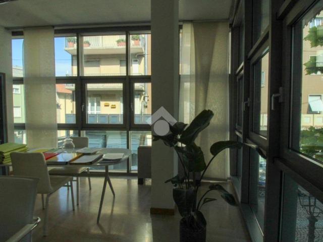 Locale Commerciale in affitto a Osio Sotto, Lombardia