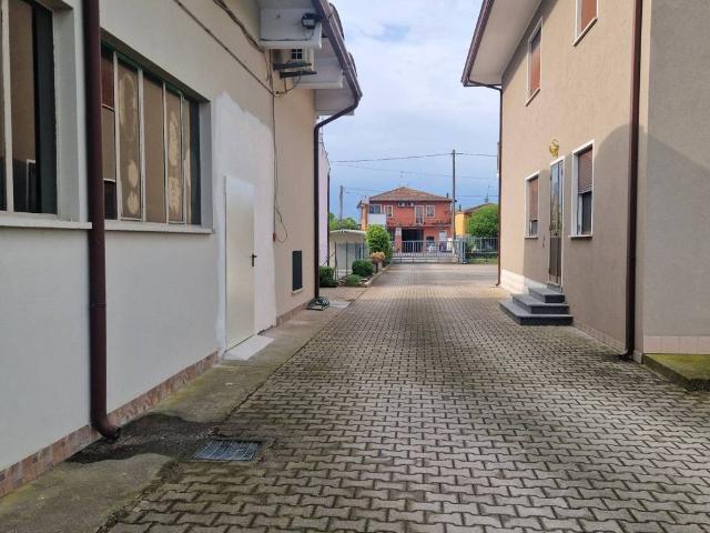 Locale Commerciale in affitto a Tresto, Ospedaletto Euganeo