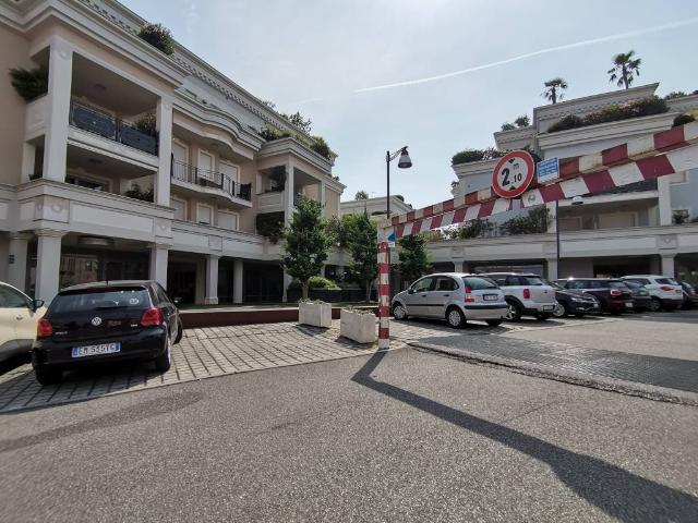 Locale Commerciale in affitto a Ospitaletto, Lombardia
