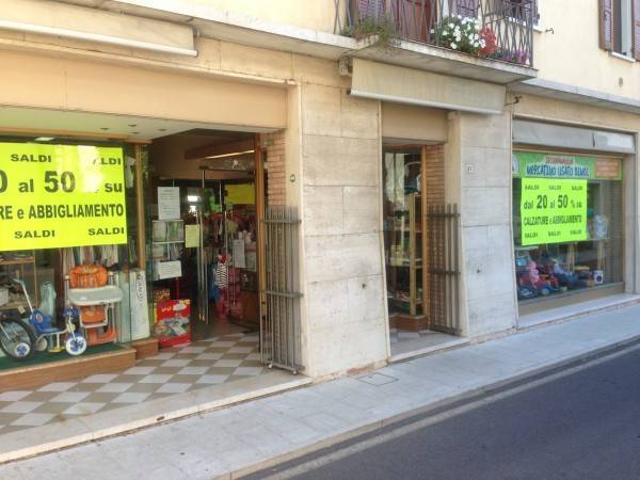 Locale Commerciale in affitto a Ostiglia, Lombardia
