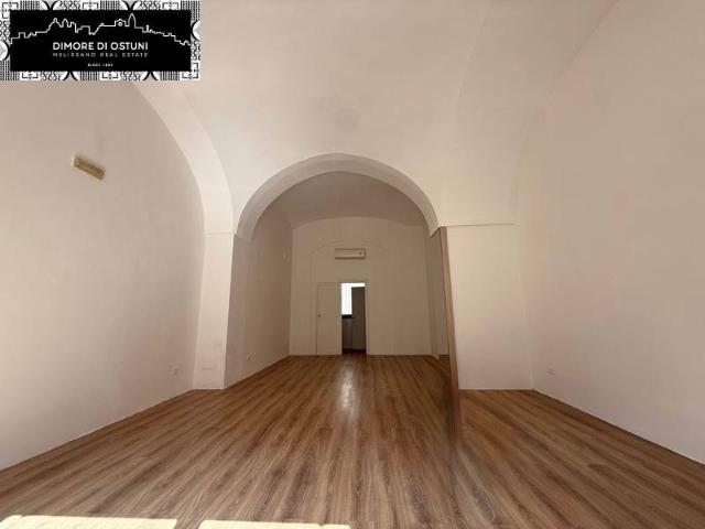 Locale Commerciale in affitto a Puglia, Brindisi