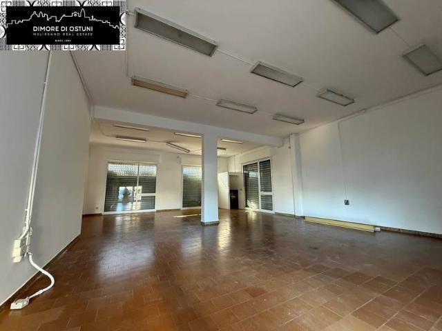 Locale Commerciale in affitto a Puglia, Brindisi
