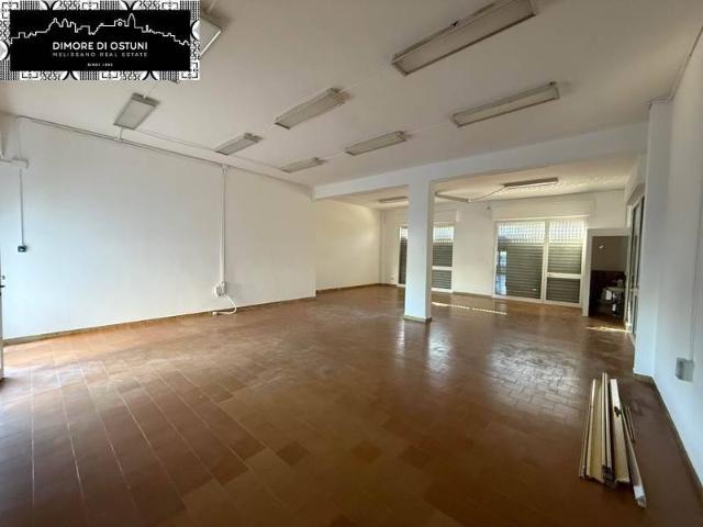 Locale Commerciale in affitto a Puglia, Brindisi