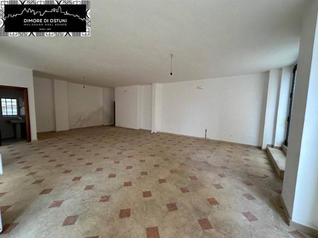Locale Commerciale in affitto a Puglia, Brindisi
