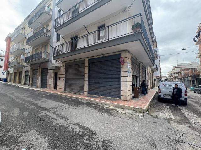 Locale Commerciale in affitto a Puglia, Brindisi