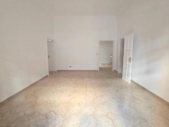 Locale Commerciale in affitto a Puglia, Brindisi