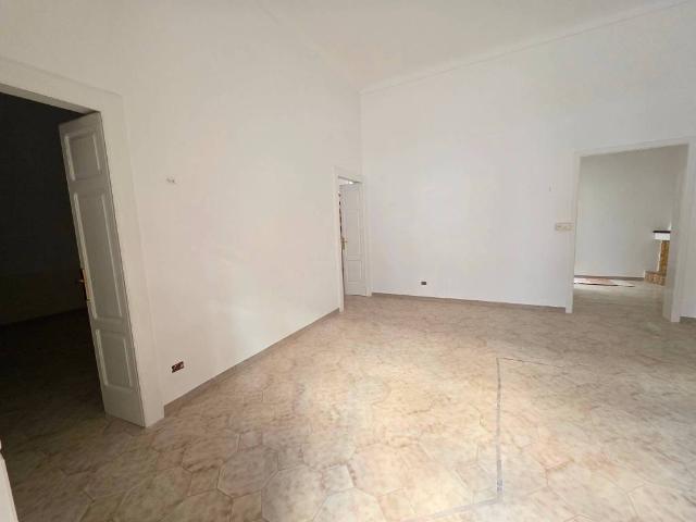 Locale Commerciale in affitto a Puglia, Brindisi