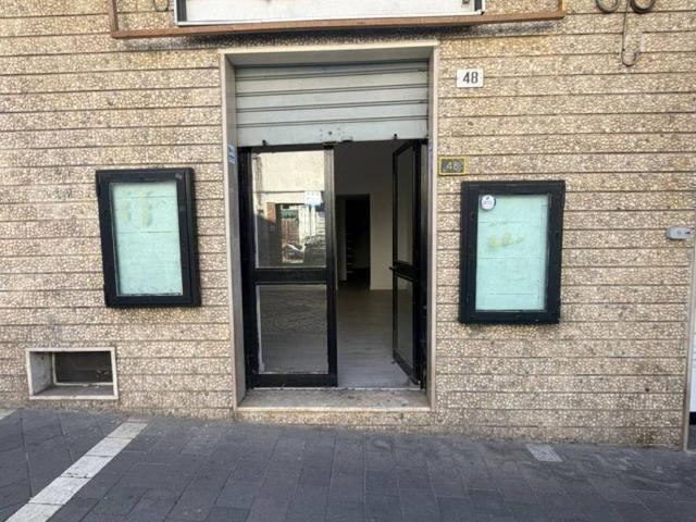 Locale Commerciale in affitto a Ottaviano, Campania
