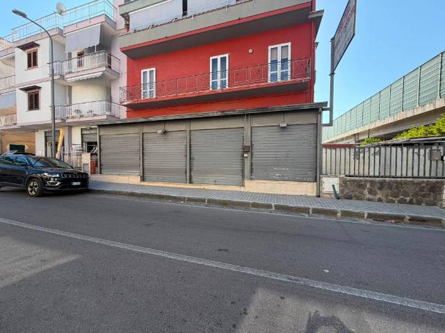 Locale Commerciale in affitto a Ottaviano, Campania