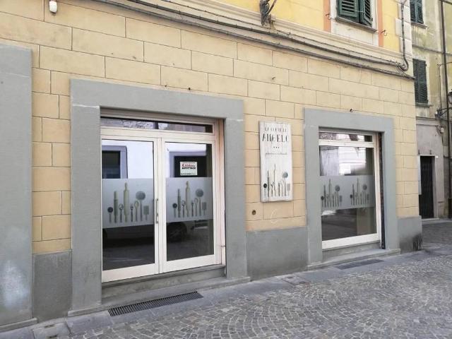 Locale Commerciale in affitto a Piemonte, Alessandria