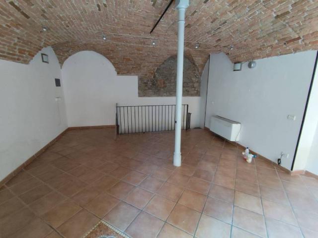 Locale Commerciale in affitto a Piemonte, Alessandria