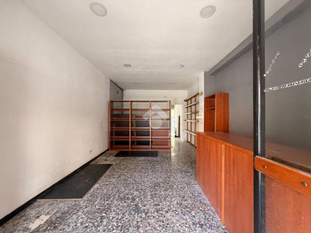 Locale Commerciale in affitto a Piemonte, Alessandria