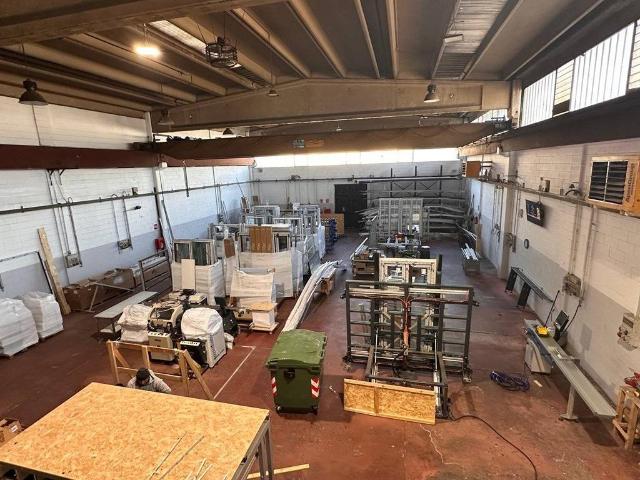 Locale Commerciale in affitto a Zona Omogenea Milano Nord, Paderno Dugnano