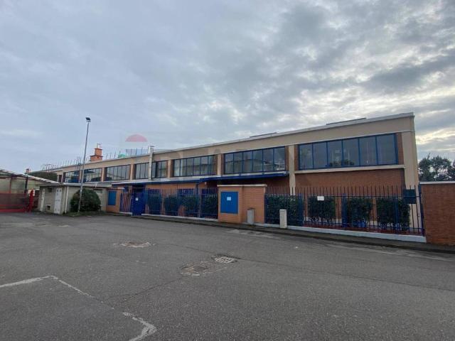 Locale Commerciale in affitto a Zona Omogenea Milano Nord, Paderno Dugnano