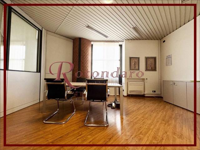 Locale Commerciale in affitto a Zona Omogenea Milano Nord, Paderno Dugnano