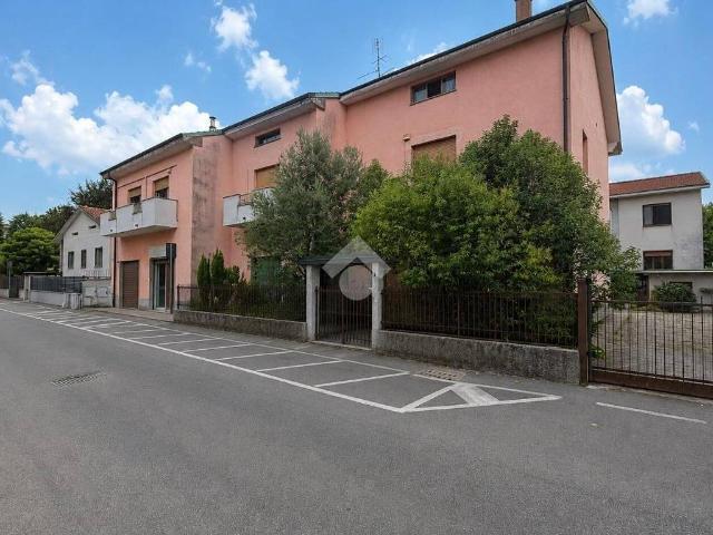 Locale Commerciale in affitto a Zona Omogenea Milano Nord, Paderno Dugnano