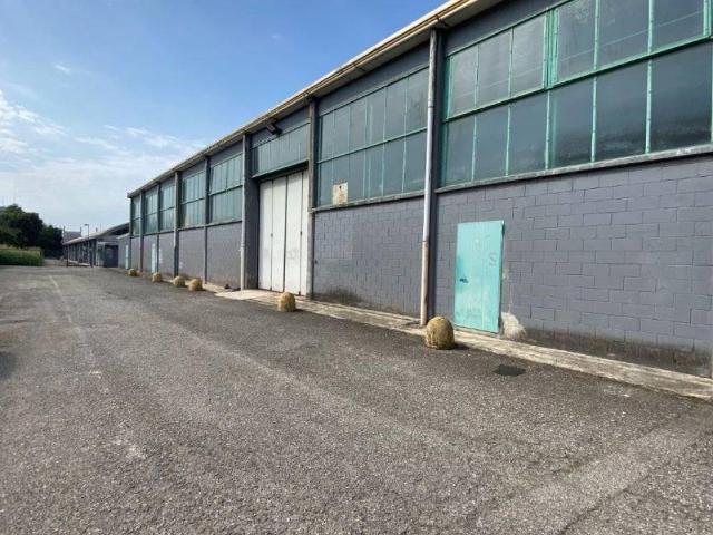 Locale Commerciale in affitto a Zona Omogenea Milano Nord, Paderno Dugnano