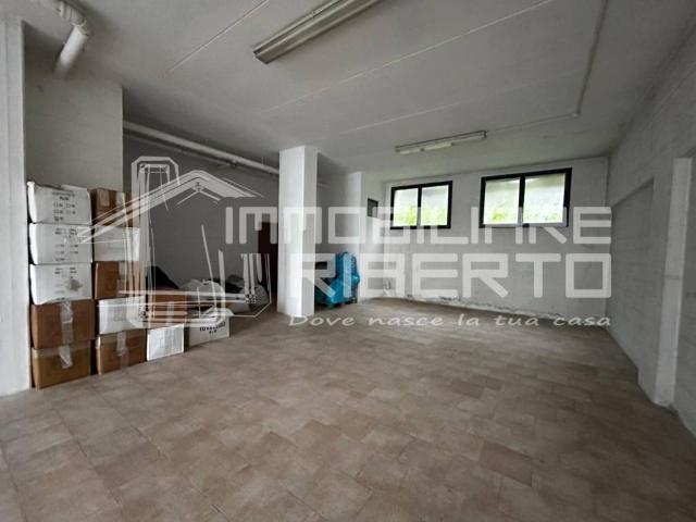 Locale Commerciale in affitto a Zona Omogenea Milano Nord, Paderno Dugnano