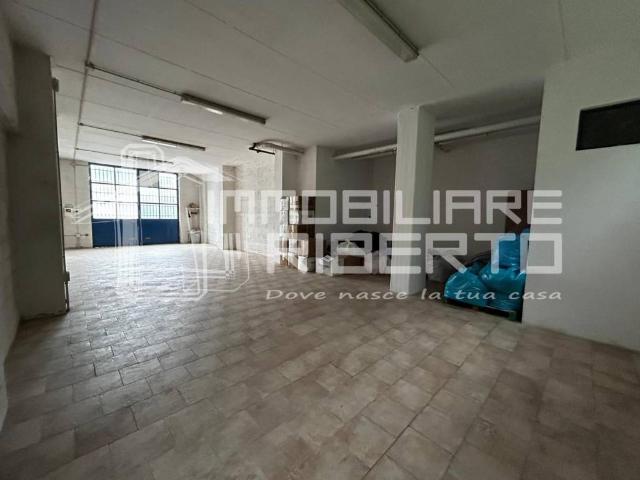 Locale Commerciale in affitto a Zona Omogenea Milano Nord, Paderno Dugnano