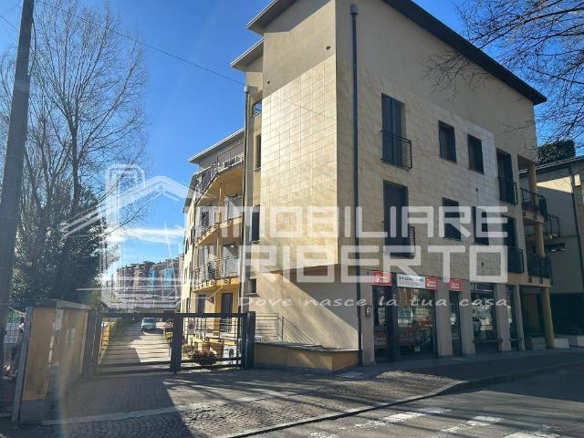 Locale Commerciale in affitto a Zona Omogenea Milano Nord, Paderno Dugnano