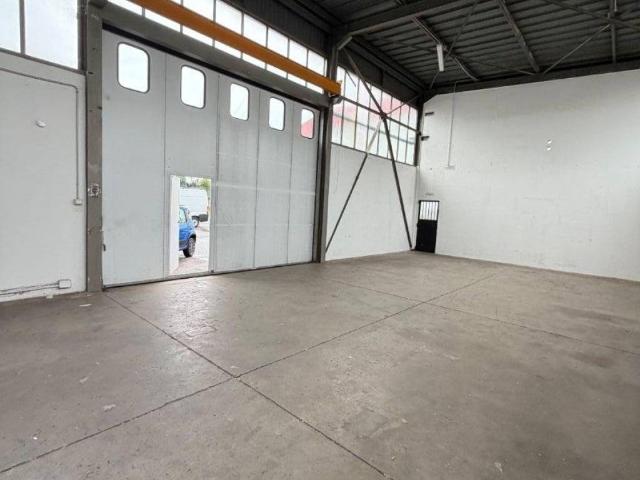 Locale Commerciale in affitto a Zona Omogenea Milano Nord, Paderno Dugnano