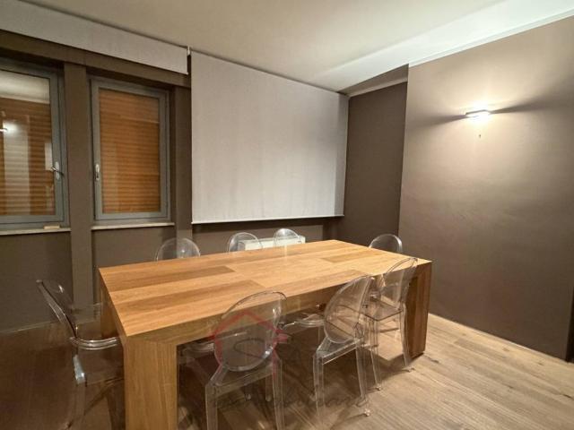 Locale Commerciale in affitto a Padova, Veneto