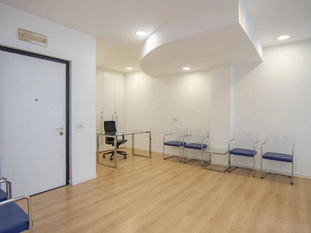 Locale Commerciale in affitto a Padova, Veneto