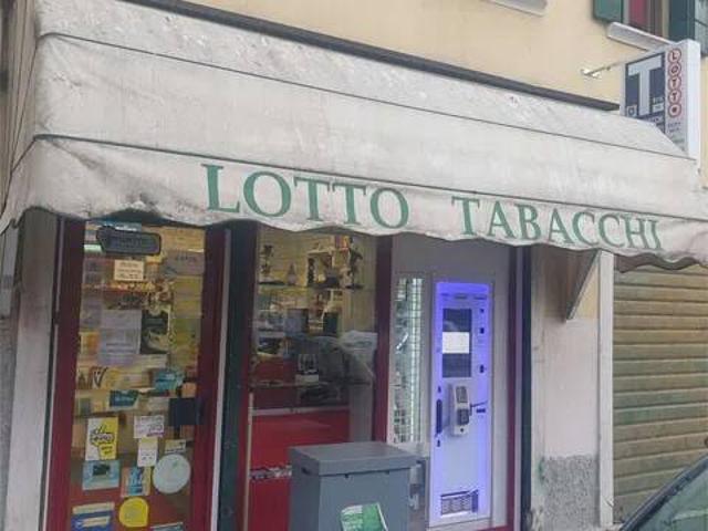 Locale Commerciale in affitto a Padova, Veneto