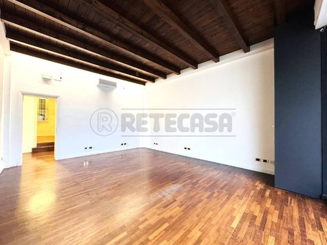 Locale Commerciale in affitto a Padova, Veneto