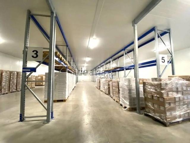 Locale Commerciale in affitto a Camin, Padova