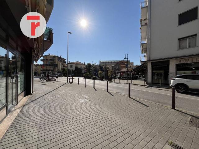 Locale Commerciale in affitto a Padova, Arcella
