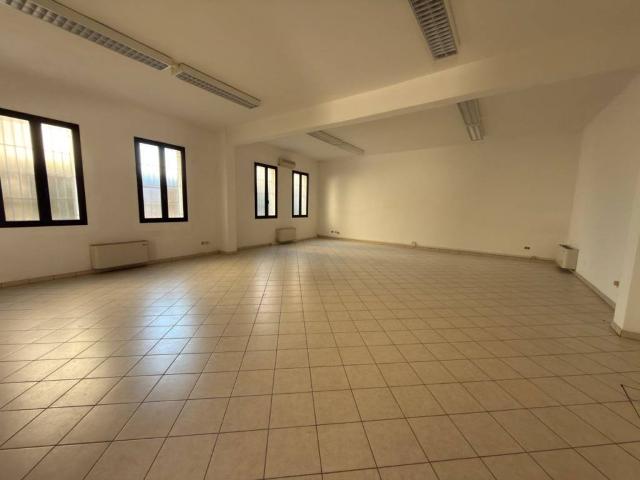 Locale Commerciale in affitto a Padova, Veneto