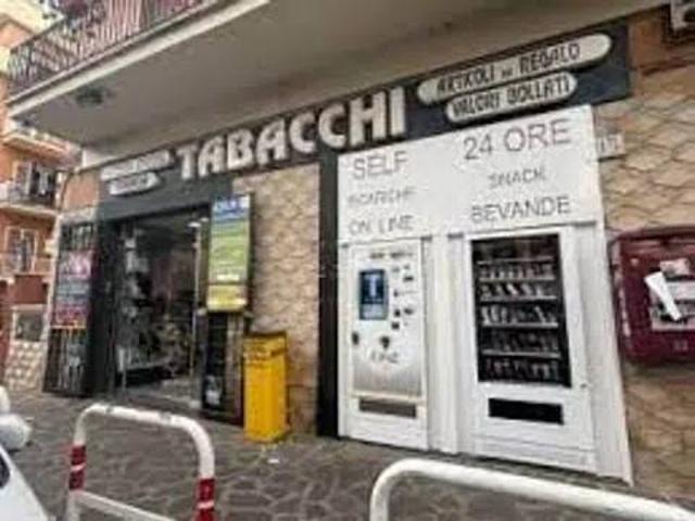 Locale Commerciale in vendita a Padova, Veneto