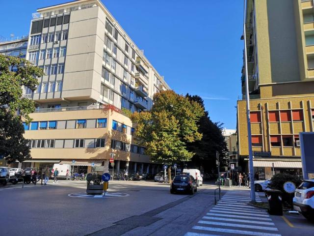Locale Commerciale in affitto a Padova, Veneto