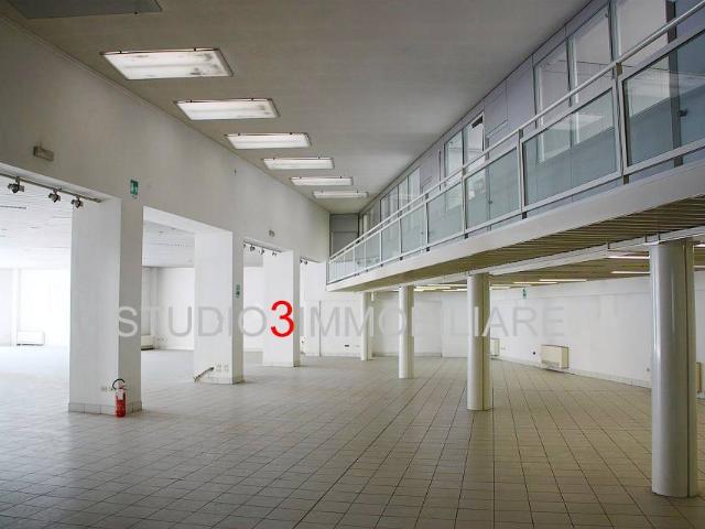 Locale Commerciale in affitto a Padova, Veneto