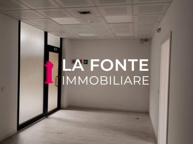 Locale Commerciale in affitto a Padova, Veneto
