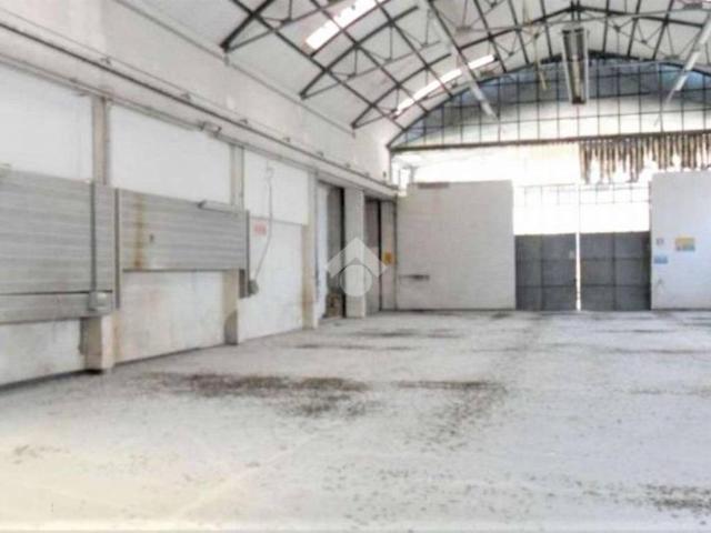 Locale Commerciale in affitto a Padova, Veneto