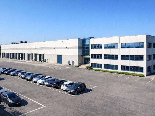 Locale Commerciale in affitto a Padova, Veneto