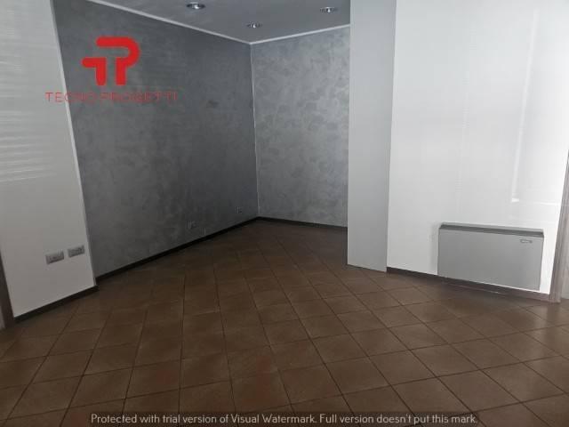 Locale Commerciale in affitto a Camin, Padova