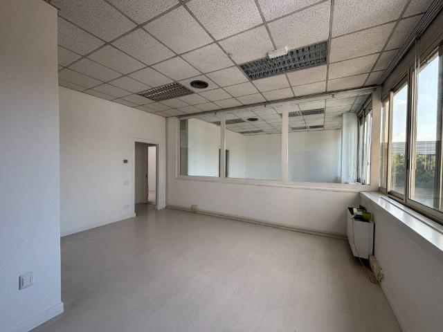 Locale Commerciale in affitto a San Lazzaro, Padova