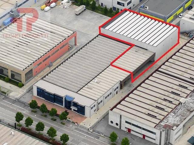 Locale Commerciale in affitto a Camin, Padova